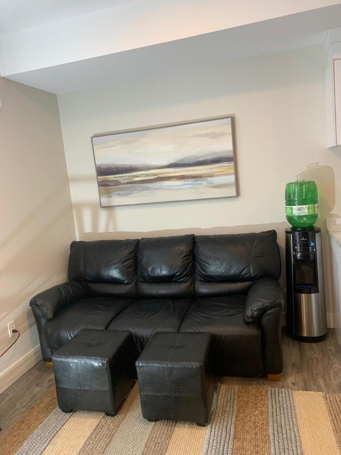 Modern 2Br Guest House In North Нанеймо Екстериор снимка