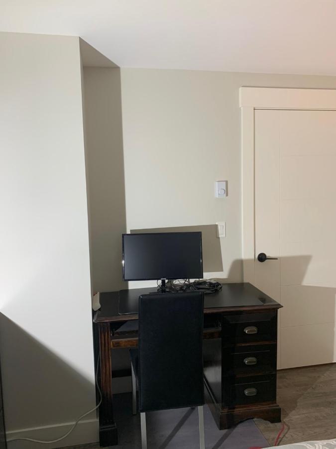 Modern 2Br Guest House In North Нанеймо Екстериор снимка